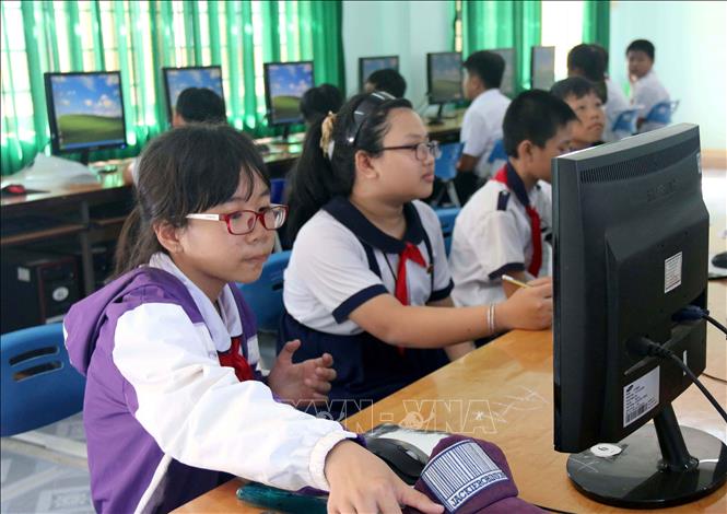 Trong ảnh: Các thí sinh tham dự Hội thi Tin học trẻ tỉnh Bình Thuận 2017. Ảnh: Hồng Hiếu - TTXVN