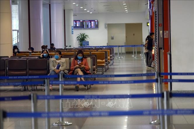 Trong ảnh: Sân bay Nội Bài những ngày trong thời điểm dịch khá vắng vẻ. Ảnh: Huy Hùng - TTXVN
