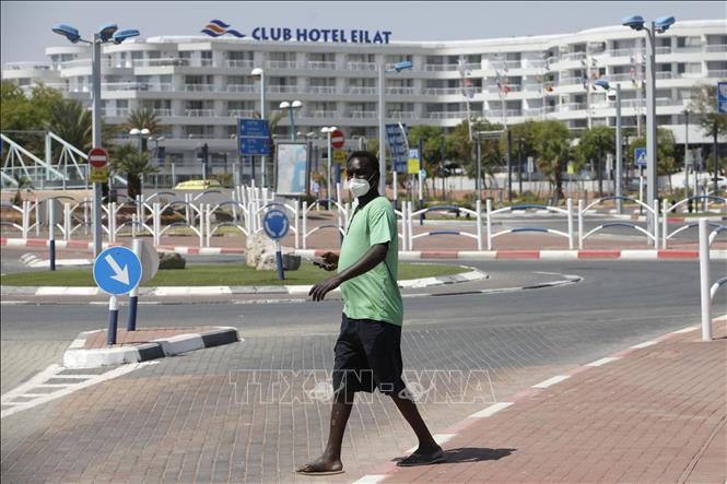 Trong ảnh: Cảnh vắng vẻ do dịch COVID-19 tại thị trấn nghỉ dưỡng Eilat, Israel, ngày 17/4/2020. Ảnh: AFP/TTXVN