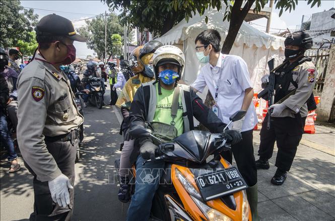COVID-19: Thủ đô Jakarta của Indonesia gia hạn lệnh phong tỏa một phần -  Ảnh thời sự quốc tế - Văn hóa xã hội - Thông tấn xã Việt Nam (TTXVN)