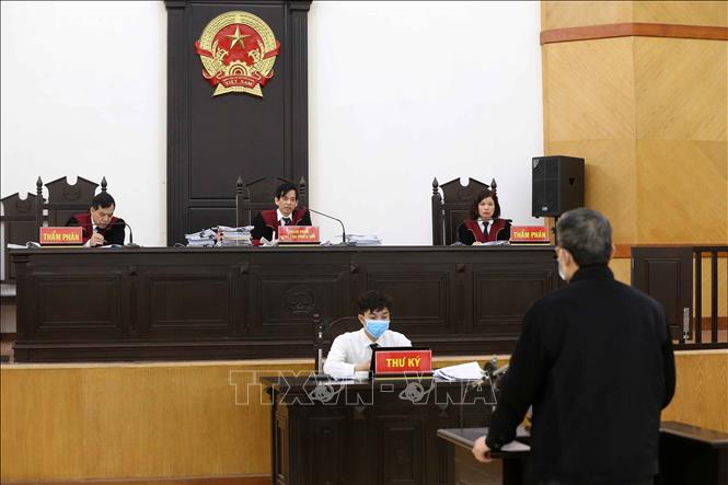 Trong ảnh: Bị cáo trả lời các câu hỏi của hội đồng xét xử. Ảnh: Doãn Tấn - TTXVN