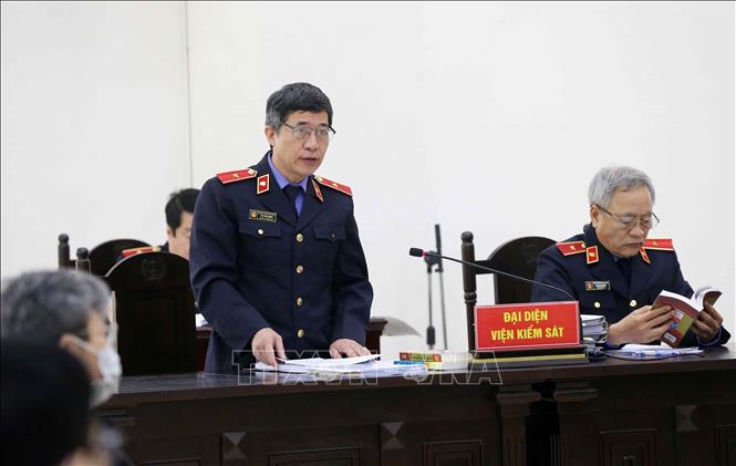 Trong ảnh: Đại diện Viện kiểm sát tối cao nêu quan điểm về vụ án. Ảnh: Doãn Tấn - TTXVN