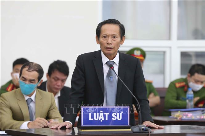 Trong ảnh: Luật sư Phan Trung Hoài bào chữa cho bị cáo Lê Nam Trà (nguyên Chủ tịch Hội đồng thành viên MobiFone). Ảnh: Doãn Tấn - TTXVN