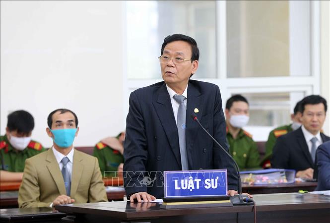 Trong ảnh: Luật sư bào chữa cho bị cáo Lê Nam Trà (cựu Chủ tịch Hội đồng thành viên MobiFone). Ảnh: Doãn Tấn - TTXVN