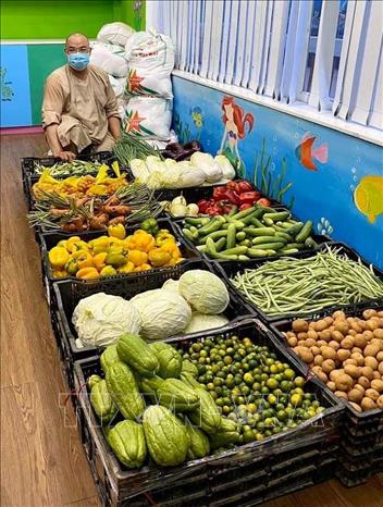 Trong ảnh: Khu phục vụ rau, củ, quả tại 