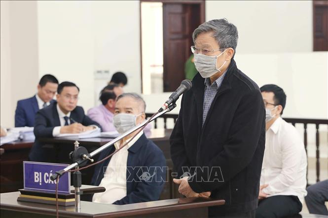 Trong ảnh: Bị cáo Nguyễn Bắc Son, cựu Bộ trưởng Bộ Thông tin và Truyền thông nói lời sau cùng trước khi tuyên án. Ảnh: Doãn Tấn - TTXVN