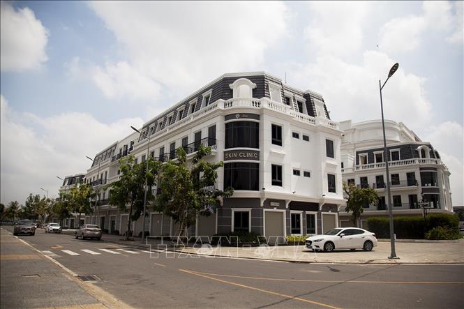 Trong ảnh: Các căn hộ thương mại sang trọng do Vincom đầu tư ở Khu đô thị lấn biển Rạch Giá. Ảnh: Hồng Đạt - TTXVN
