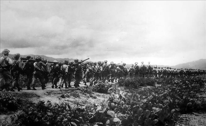 Trong ảnh: Bộ đội hành quân lên Tây Bắc tham gia chiến dịch Điện Biên Phủ năm 1954. Ảnh: Tư liệu/TTXVN phát