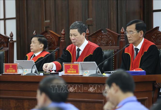 Trong ảnh: Hội đồng thẩm phán Tòa án nhân dân Tối cao dự phiên tòa. Ảnh: Doãn Tấn - TTXVN