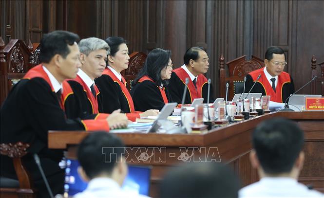 Trong ảnh: Hội đồng thẩm phán Tòa án nhân dân Tối cao dự phiên tòa. Ảnh: Doãn Tấn - TTXVN