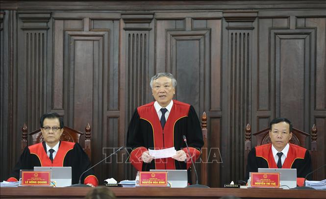 Trong ảnh: Chánh án Tòa án nhân dân Tối cao Nguyễn Hòa Bình, Chủ tọa phiên tòa phát biểu khai mạc phiên xét xử. Ảnh: Doãn Tấn - TTXVN