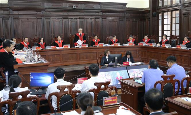 Trong ảnh: Chánh án Tòa án nhân dân Tối cao Nguyễn Hòa Bình, Chủ tọa phiên tòa phát biểu khai mạc phiên xét xử. Ảnh: Doãn Tấn - TTXVN
