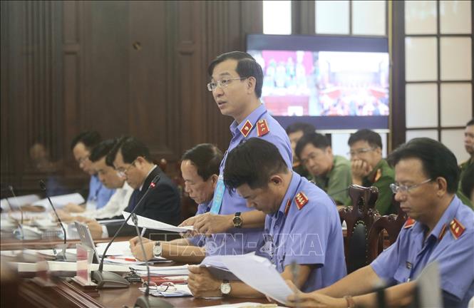 Trong ảnh: Đại diện Viện kiểm sát nhân dân tối cao nêu quan điểm về vụ án. Ảnh: Doãn Tấn - TTXVN
