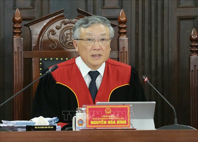 Trong ảnh: Chánh án Tòa án nhân dân Tối cao Nguyễn Hòa Bình làm Chủ tọa phiên tòa điều hành Hội đồng xét xử. Ảnh: Doãn Tấn - TTXVN