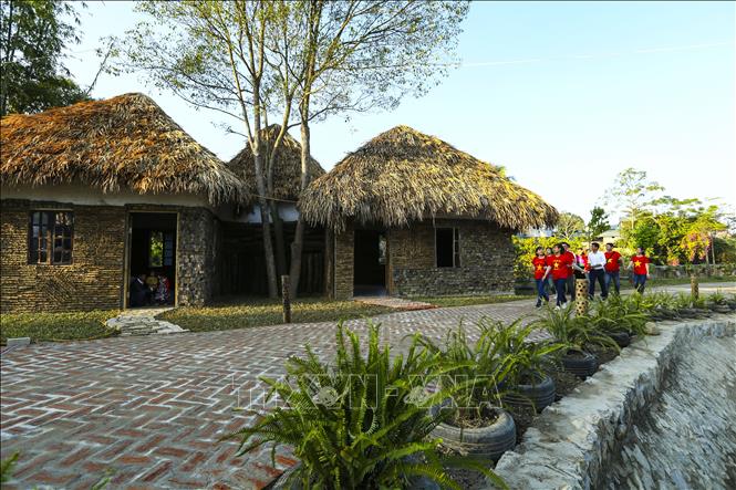 Trong ảnh: Phát triển du lịch Homestay đã giúp Điện Biên đang ngày càng đổi thay (ảnh tư liệu). Ảnh: Phan Tuấn Anh - TTXVN 