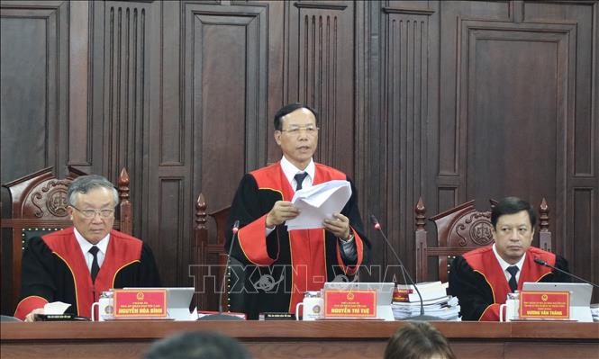 Trong ảnh: Phó Chánh án Toà án nhân dân Tối cao Nguyễn Trí Tuệ thay mặt Hội đồng Thẩm phán công bố phán quyết giám đốc thẩm về vụ án Hồ Duy Hải. Ảnh: Dương Giang - TTXVN