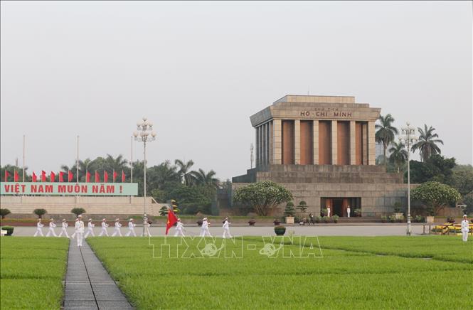 Photo: A scene of the May 19 morning, 2019 flag raising ceremony at President Ho's Mausoleum. VNA Photo: Anh Tuấn