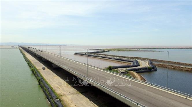 Trong ảnh: Cầu Tân Vũ-Lạch Huyện là cây cầu vượt biển có chiều dài lớn nhất Việt Nam. Ảnh: Huy Hùng – TTXVN
