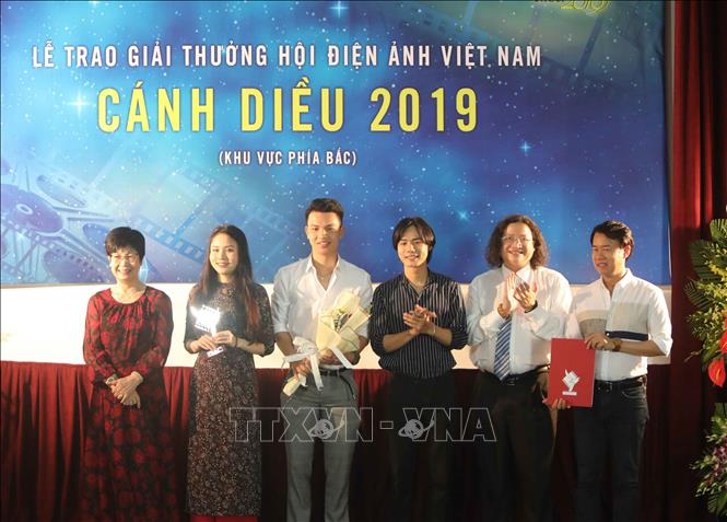 Trong ảnh: Đoàn làm phim 