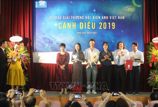 Trong ảnh: Đoàn làm phim 