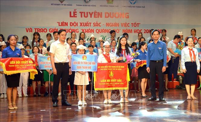 Trong ảnh: Thành đoàn, Hội đồng Đội thành phố Đà Nẵng tuyên dương 30 Liên đội xuất sắc phong trào “Nghìn việc tốt” và 60 học sinh nhận Giải thưởng 