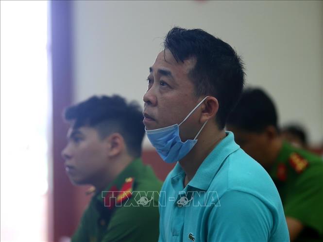 Trong ảnh: Bị cáo Nguyễn Minh Hùng (nguyên Chủ tịch Hội đồng quản trị kiêm Tổng Giám đốc Công ty cổ phần VN Pharma) dù không kháng cáo nhưng vẫn được triệu tập đến phiên tòa. Ảnh: Thành Chung - TTXVN