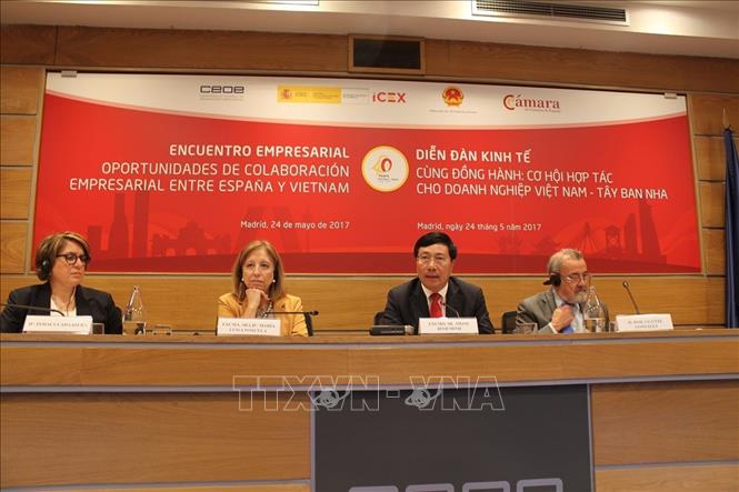 Trong ảnh: Phó Thủ tướng, Bộ trưởng Ngoại giao Phạm Bình Minh phát biểu tại Diễn đàn kinh tế Việt Nam – Tây Ban Nha trong chuyến thăm chính thức Tây Ban Nha từ 23 - 24/5/2017. Ảnh: TTXVN