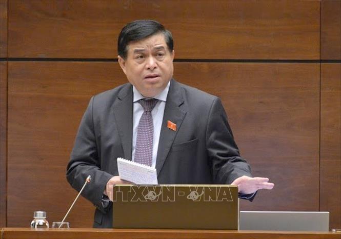 Trong ảnh: Bộ trưởng Bộ Kế hoạch và Đầu tư Nguyễn Chí Dũng giải trình ý kiến góp ý của đại biểu Quốc hội. Ảnh: Doãn Tấn - TTXVN