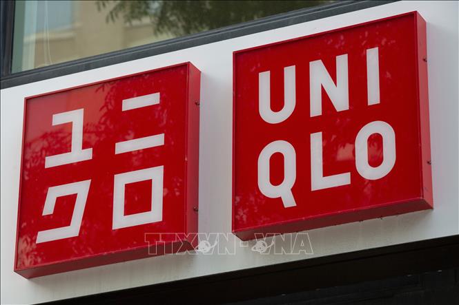 Trong ảnh: Biểu tượng Uniqlo. Ảnh: AFP/ TTXVN