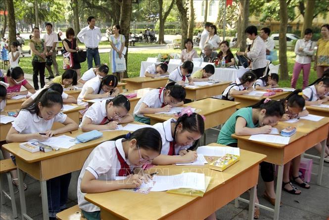 Trong ảnh: Thiếu nhi các trường trên địa bàn TP Hà Nội thi viết chữ đẹp 