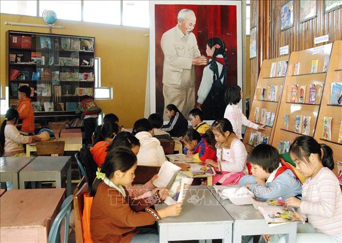 Trong ảnh: Thiếu nhi tỉnh Lâm Đồng đọc sách tại thư viện. Ảnh: Dương Ngọc- TTXVN