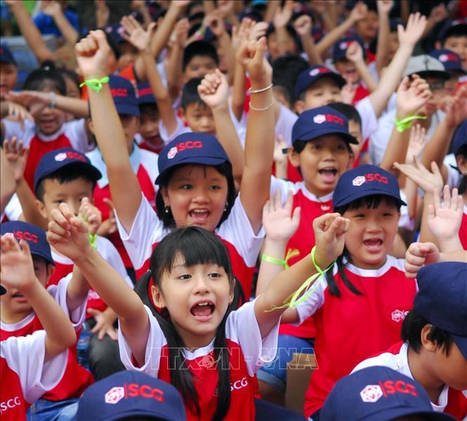Trong ảnh: Trẻ em hôm nay, thế giới ngày mai. Ảnh: Mạnh Linh - TTXVN