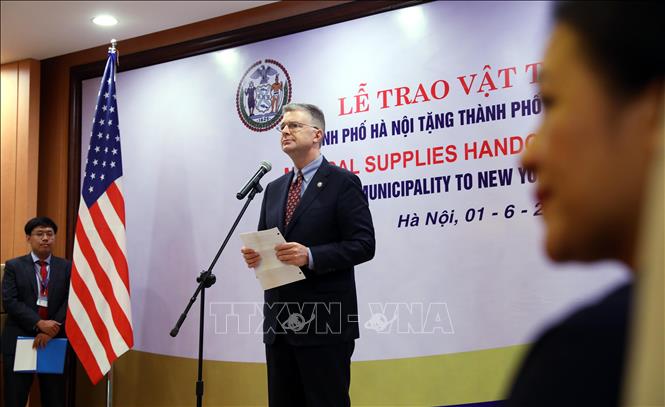 Trong ảnh: Đại sứ Hoa Kỳ tại Việt Nam Daniel J. Kritenbrink phát biểu cảm ơn chính quyền và nhân dân Hà Nội. Ảnh: Lâm Khánh - TTXVN