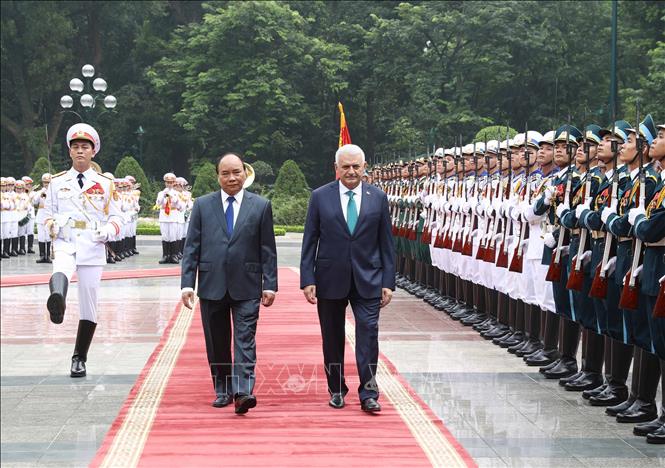 Trong ảnh: Thủ tướng Nguyễn Xuân Phúc chủ trì lễ đón Thủ tướng Thổ Nhĩ Kỳ Binali Yildirim thăm chính thức Việt Nam từ ngày 22-24/8/2017. Ảnh: Thống Nhất-TTXVN 