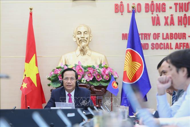 Trong ảnh: Bộ trưởng Bộ Lao động - Thương binh và xã hội Đào Ngọc Dung phát biểu tại hội nghị trực tuyến. Ảnh: Thành Đạt - TTXVN