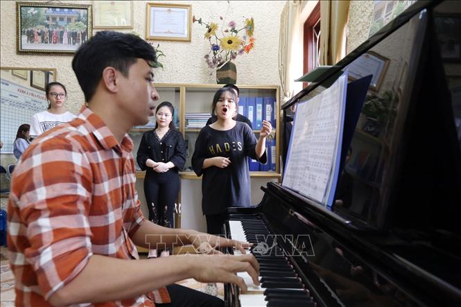 Trong ảnh: Tuyển sinh Khoa Âm nhạc, Trường Cao đẳng Văn hóa Nghệ thuật Việt Bắc. Ảnh: Anh Tuấn – TTXVN