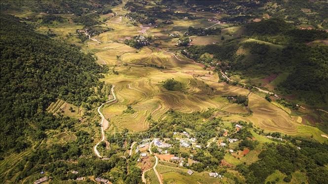 Trong ảnh: Thung lũng cánh đồng ruộng bậc thang xã Thạch Yên nhìn từ trên cao. Ảnh: Trọng Đạt - TTXVN