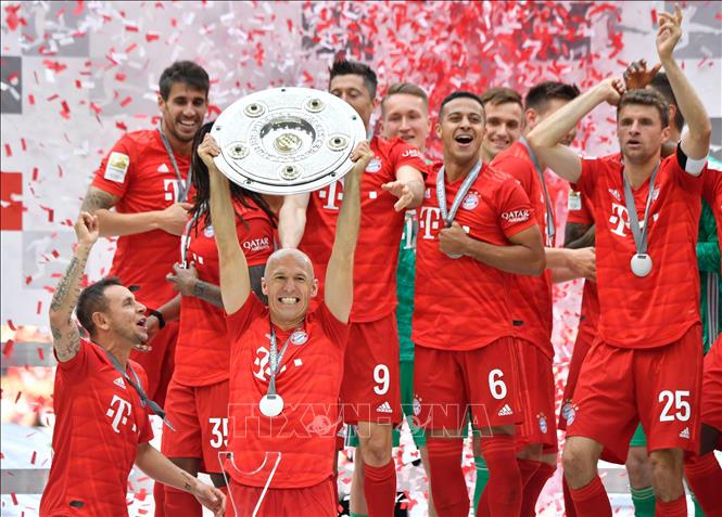 Trong ảnh (tư liệu): Phút đăng quang vô địch Bundesliga của CLB Bayern Munich sau khi giành chiến thắng trước CLB Eintracht Frankfurt tại Munich (Đức) ngày 18/5/2019. Ảnh: AFP/TTXVN