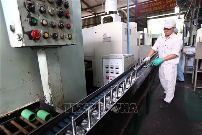 Trong ảnh: Sản xuất trục khuỷu cho xe có động cơ tại Công ty TNHH Một thành viên Diesel Sông Công. Ảnh: Anh Tuấn – TTXVN