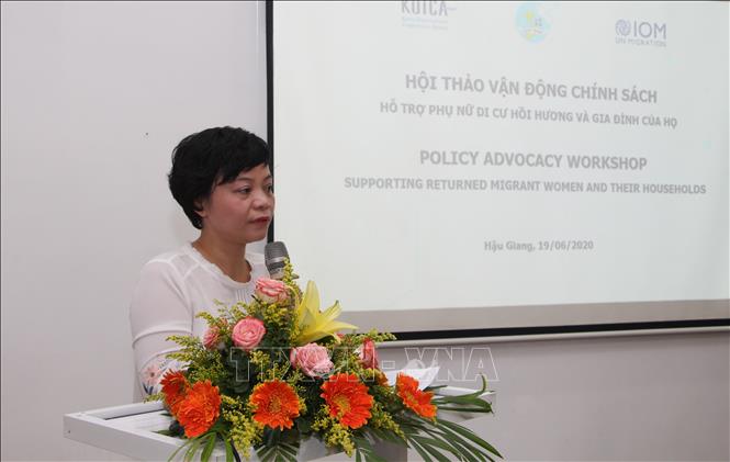 Trong ảnh: Bà Nguyễn Thanh Cầm, Trưởng Ban Chính sách – Luật pháp, Trung ương Hội Liên hiệp phụ nữ Việt Nam, phát biểu tại Hội thảo. Ảnh: Hồng Thái - TTXVN
