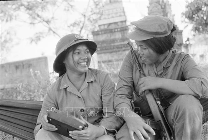 Trong ảnh: Sát cánh bên nhau, với lịch sử đoàn kết gắn bó, hữu nghị truyền thống, chia ngọt sẻ bùi lúc thuận lợi cũng như khi khó khăn, mối quan hệ hữu nghị, hợp tác giữa Việt Nam và Campuchia có nhiều tiềm năng để phát triển mạnh mẽ, toàn diện. Việt Nam - Campuchia sẽ mãi là những người bạn láng giềng thủy chung. Ảnh: TTXVN