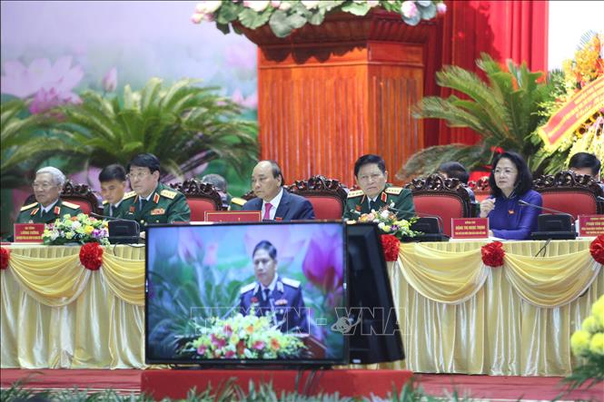 Trong ảnh: Thủ tướng Nguyên Xuân Phúc và Đoàn Chủ tịch điều hành Đại hội. Ảnh: Dương Giang - TTXVN