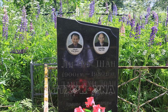 Trong ảnh: Nơi yên nghỉ vĩnh hằng của đồng chí Lý Phú San cùng vợ tại nghĩa trang ở ngoại ô Moskva. Ảnh: Duy Trinh - PV TTXVN tại LB Nga
