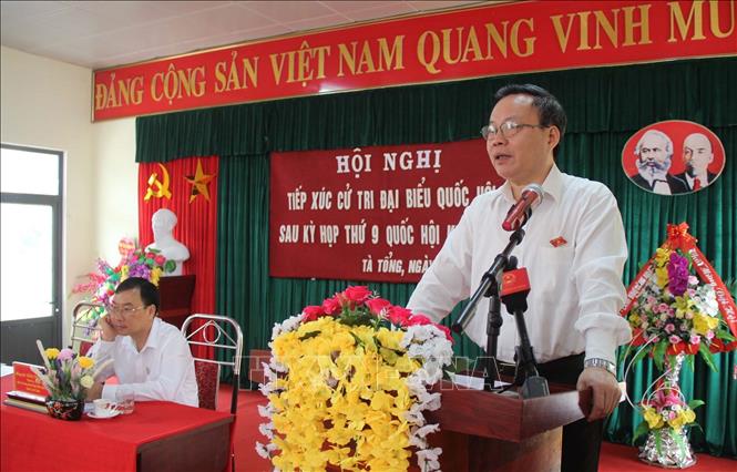 Trong ảnh: Phó Chủ tịch Quốc hội Phùng Quốc Hiển phát biểu tại buổi tiếp xúc cử tri xã Tà Tổng. Ảnh: Quý Trung - TTXVN