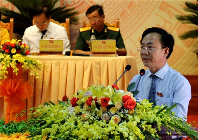 Trong ảnh: Đồng chí Hoàng Xuân Tân tiếp tục được bầu giữ chức Bí thư Huyện ủy huyện Quảng Ninh (Quảng Bình), nhiệm kỳ 2020-2025. Ảnh: Văn Tý-TTXVN
