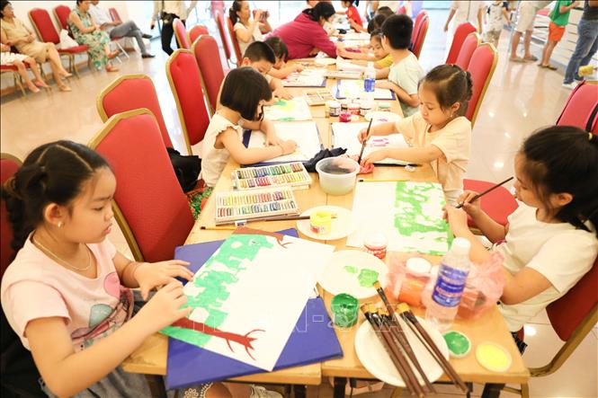 Trong ảnh: Cuộc thi thu hút sự tham gia đông đảo của em thiếu nhi. Ảnh: Thanh Tùng - TTXVN 