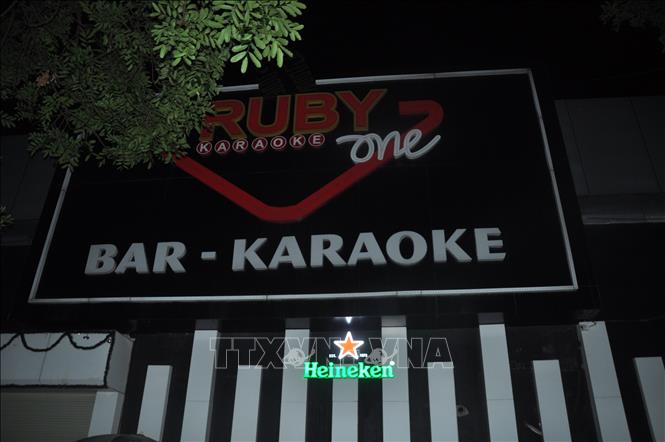 Trong ảnh: Biển quán bar Ruby One tại khu 6 phường Nhị Châu, thành phố Hải Dương . Ảnh: TTXVN phát