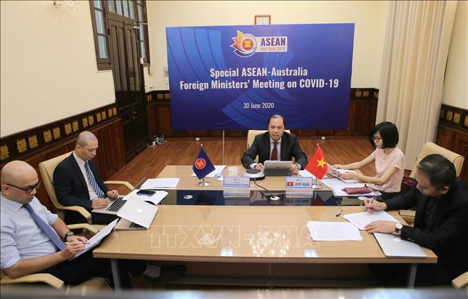Photo: Deputy Foreign Minister Nguyen Quoc Dung attends the meeting. VNA Photo: Doãn Tấn