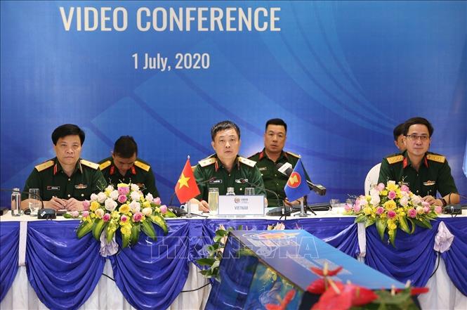 Photo: Lieut. Gen Vu Chien Thang, Director of the Defence Ministry’s Foreign Relations Department, head of the ARF DOD Vietnam chairs the conference. VNA Photo: Dương Giang