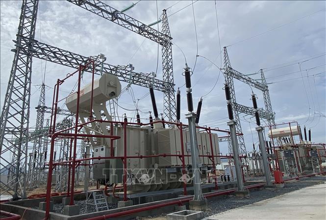 Trong ảnh: Trạm biến áp 220 kV Ninh Phước và đấu nối đã được đưa vào vận hành. Ảnh: Công Thử - TTXVN